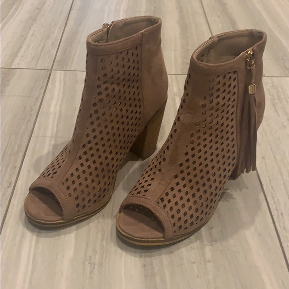 Peep toe boots with tassel - Picture 2 of 5